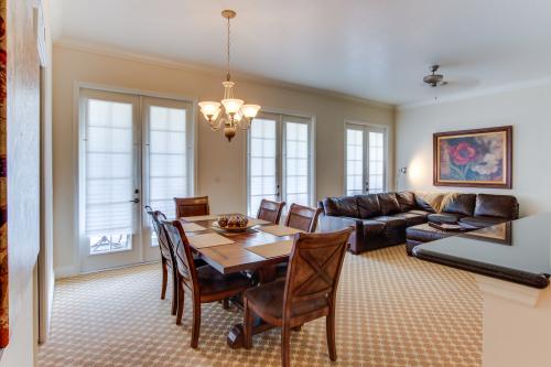 The Terraces On The Green -  Vacation Rental - Photo 9