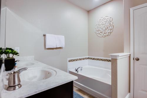 Solterra Sunsets -  Vacation Rental - Photo 17