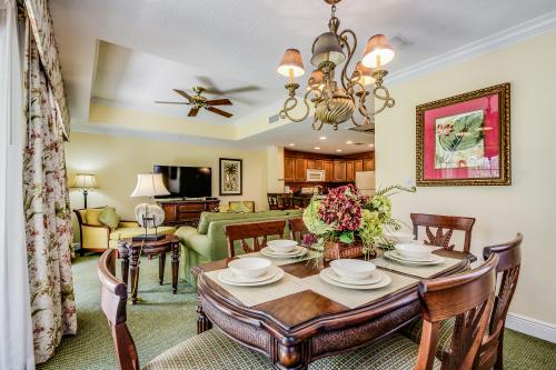 Reunion Getaway -  Vacation Rental - Photo 13