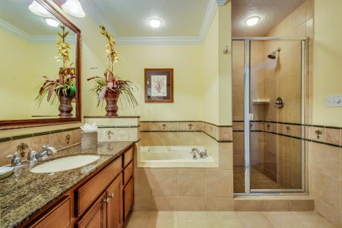 Reunion Getaway -  Vacation Rental - Photo 18