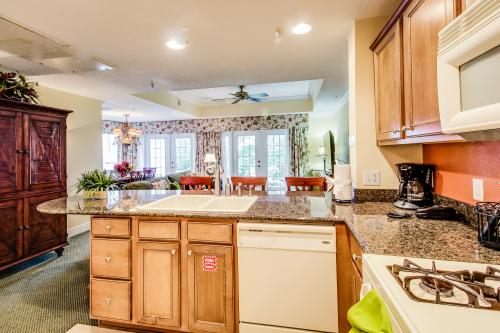 Reunion Getaway -  Vacation Rental - Photo 12