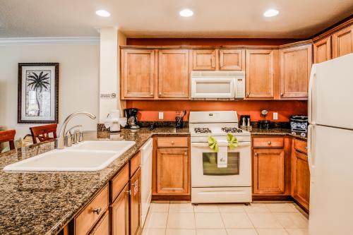 Reunion Getaway -  Vacation Rental - Photo 11