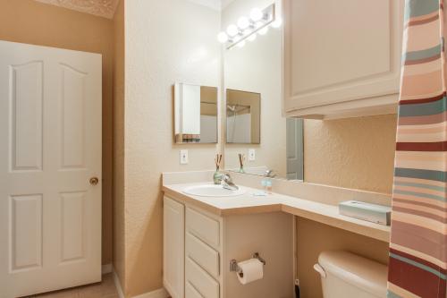 Polynesian Hideaway -  Vacation Rental - Photo 13