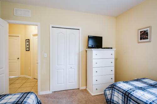 Breezy Retreat -  Vacation Rental - Photo 14