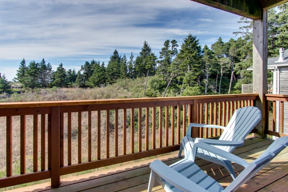 Hillsdale Beach House 3 BD Vacation Rental in Oceanside, OR Vacasa