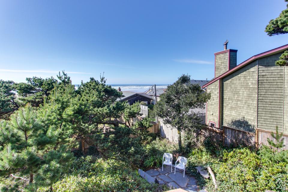 Manzanita Beach Cottage 2 BD Vacation Rental in Manzanita, OR Vacasa