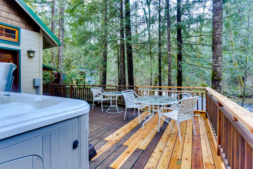Papa Bear Cabin 3 BD Vacation Rental in Welches, OR Vacasa