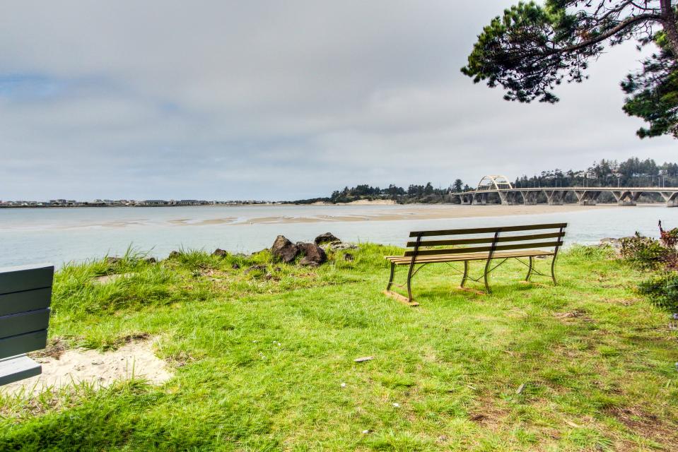 Johnson's Crab House 4 BD Vacation Rental in Waldport, OR Vacasa