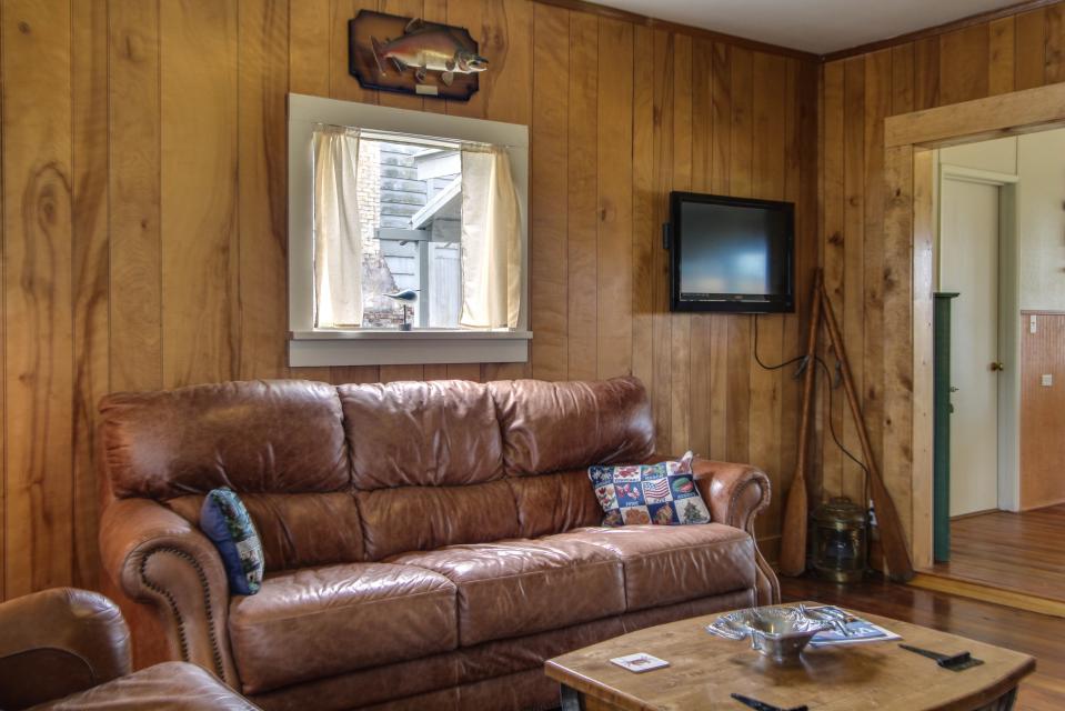 Johnson's Crab House 4 BD Vacation Rental in Waldport, OR Vacasa