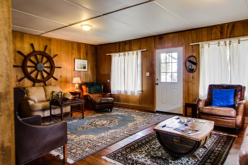 Johnson's Crab House 4 BD Vacation Rental in Waldport, OR Vacasa