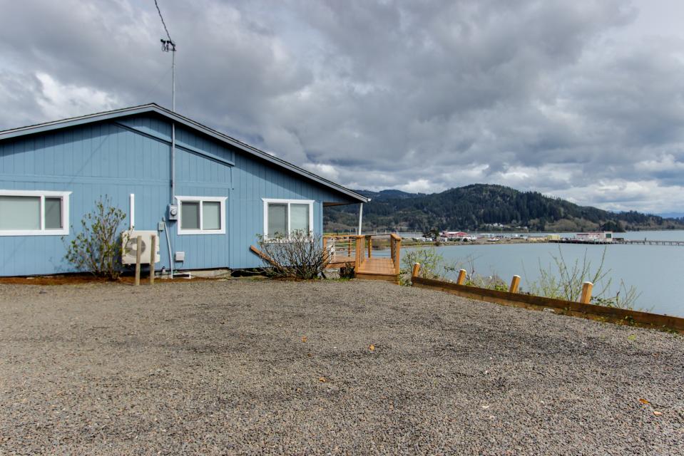 boat rental tillamook bay fisherman s dream boat house 2 bd vacation rental in boat rental tillamook bay fisherman s dream boat house 2 bd vacation rental in