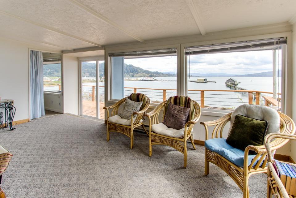 Fisherman's Dream Boat House 2 BD Vacation Rental in Garibaldi, OR