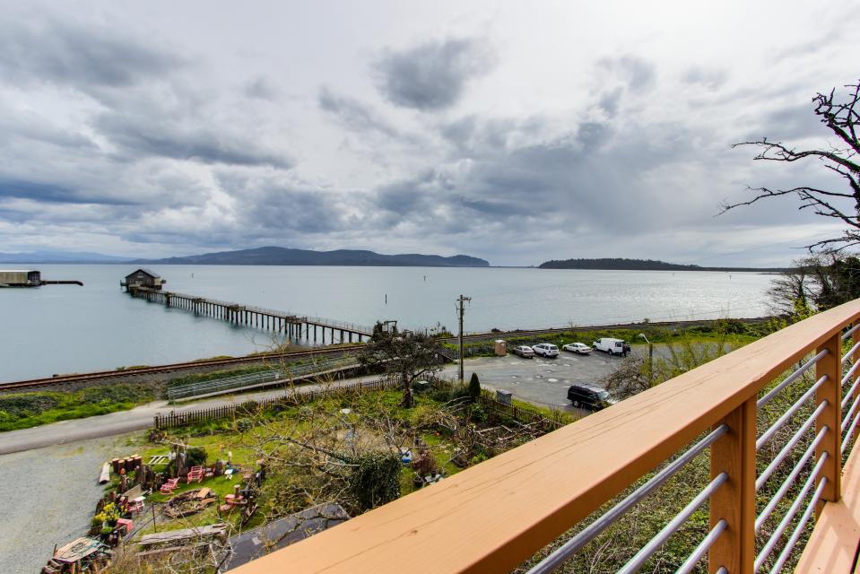 boat rental tillamook bay fisherman s dream boat house 2 bd vacation rental in boat rental tillamook bay fisherman s dream boat house 2 bd vacation rental in