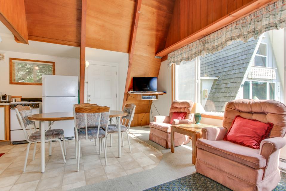 Alpine Chalet 9 Half Loft 1 BD Vacation Rental in Otter Rock, OR Vacasa