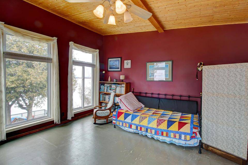 Sunset Beach 4 BD Vacation Rental in South Hero, VT Vacasa