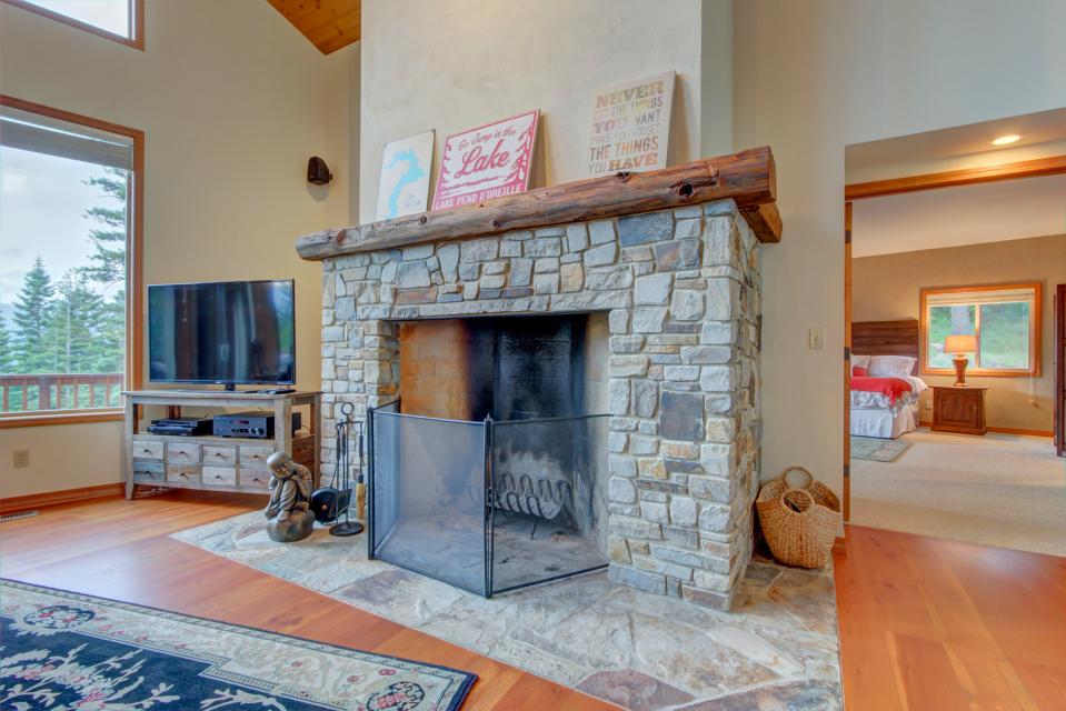 Flying Eagles 2 BD Vacation Rental in Sagle, ID Vacasa