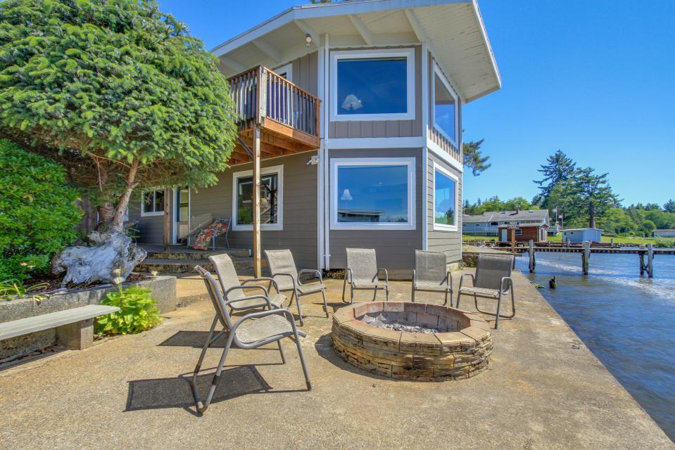 Calm Waters 4 BD Vacation Rental in Otis, OR Vacasa