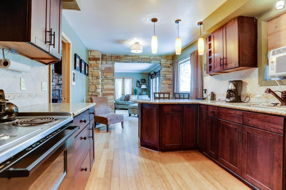 Klickitat Riverfront Main Lodge 1 BD Vacation Rental in Klickitat