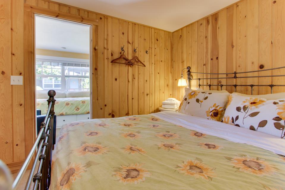 Hidden Villa Cottage 5 The Sunflower Cottage 1 BD Vacation Rental in Cannon Beach, OR Vacasa