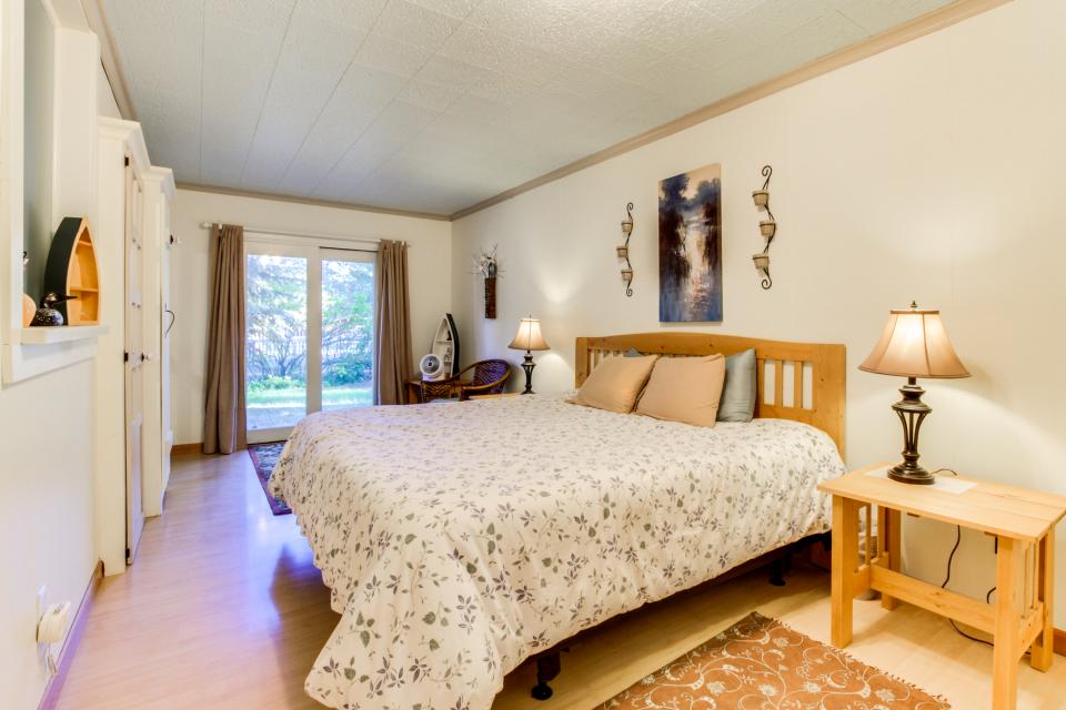 Sisters Downtown 1930s Cottage 1 BD Vacation Rental in Sisters, OR Vacasa