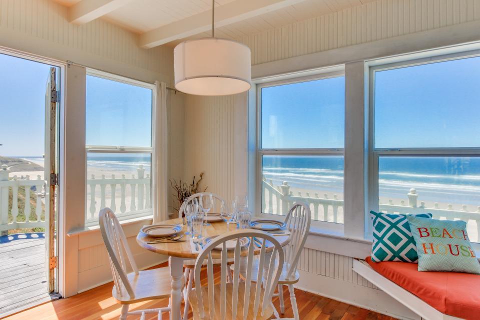 Nye Beach Oceanfront Cottage 3 BD Vacation Rental in Newport, OR Vacasa