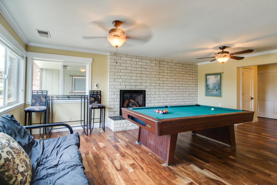 Wildwood Hideaway 5 BD Vacation Rental in South Lake Tahoe, CA Vacasa