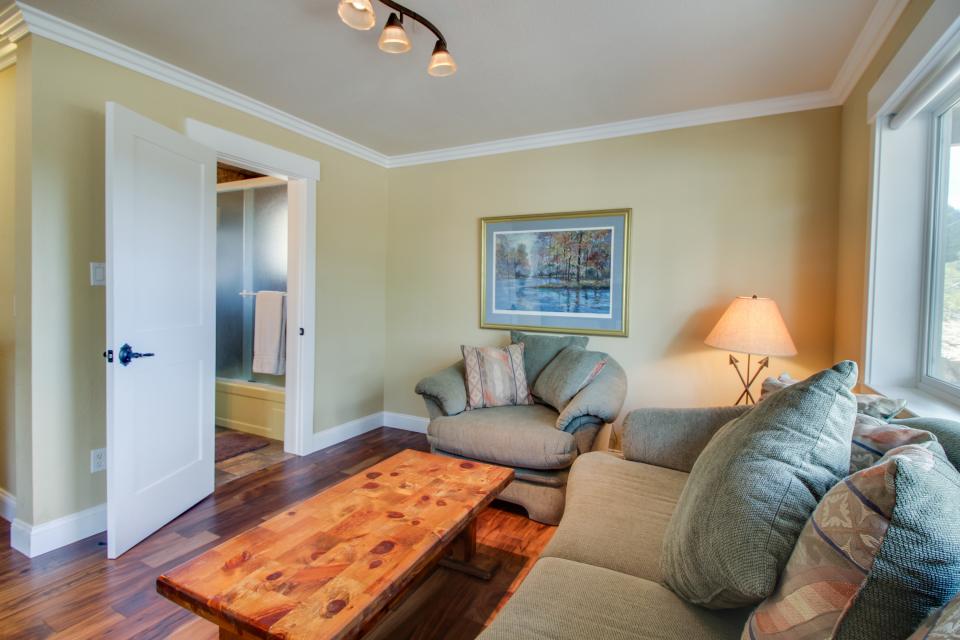 Wildwood Hideaway 5 BD Vacation Rental in South Lake Tahoe, CA Vacasa