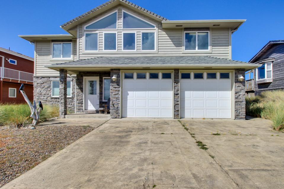 Beauty and the Beach 3 BD Vacation Rental in Waldport, OR Vacasa