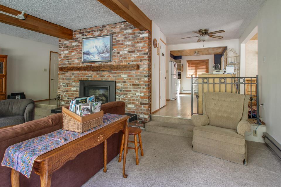 White Water Cottage 4 BD Vacation Rental in Leavenworth, WA Vacasa