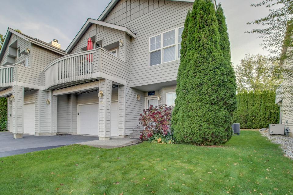 Wapato Ridge Parkway Point (202) 3 BD Vacation Rental in Manson, WA