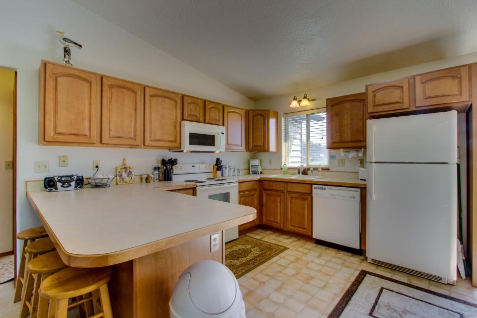 Bayshore Canal Beach House 3 BD Vacation Rental in Waldport, OR Vacasa