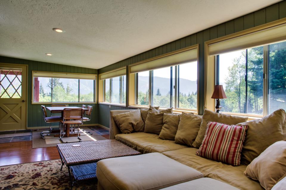 Cascade Retreat in the 4 BD Vacation Rental in Stevenson, WA