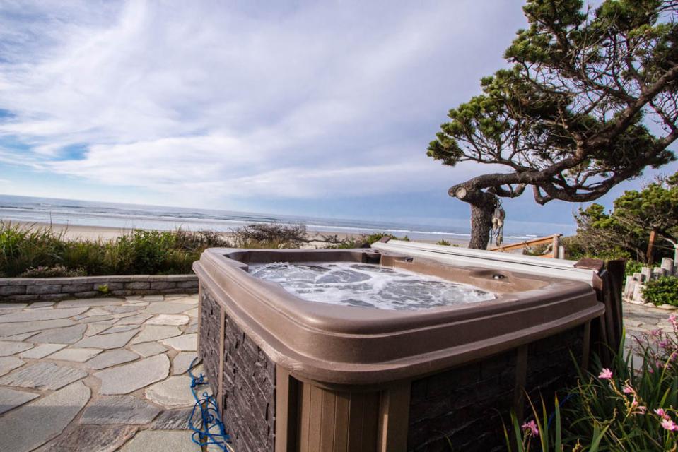 Surf Pines Oceanfront Cottage 3 BD Vacation Rental in Waldport, OR