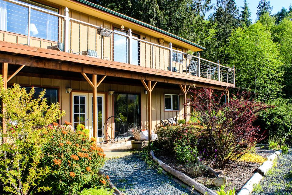 The Cedar Field Vacation House 5 BD Vacation Rental in Eastsound, WA
