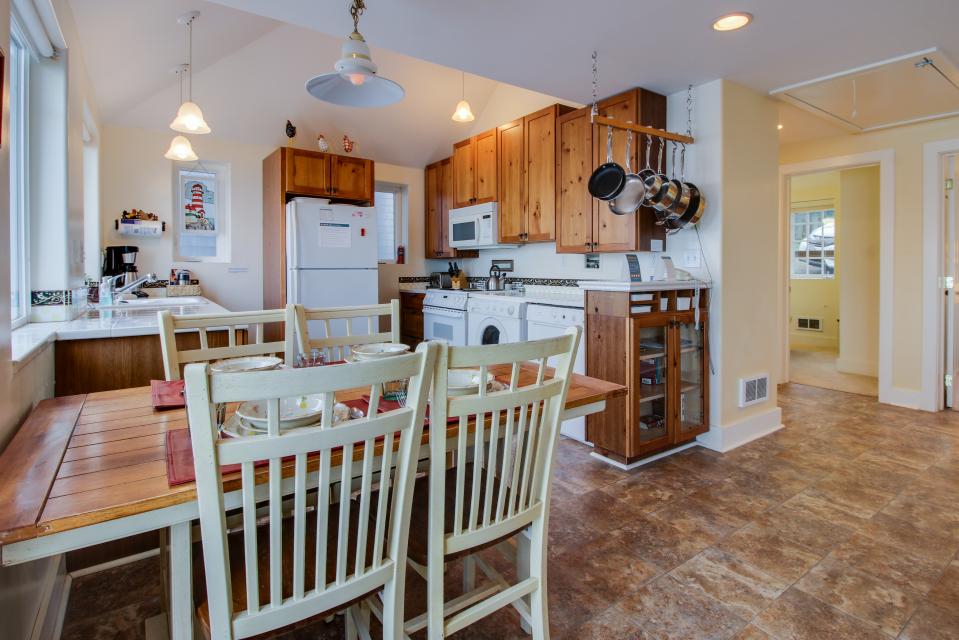 Berni's Ocean View Castle The Potter's Wheel 2 BD Vacation Rental