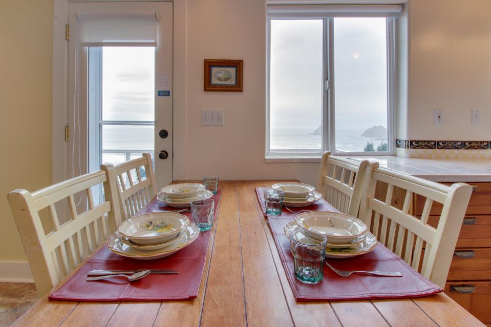 Berni's Ocean View Castle The Potter's Wheel 2 BD Vacation Rental