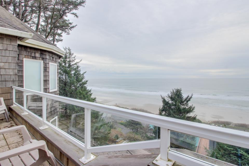 Berni's Ocean View Castle The Potter's Wheel 2 BD Vacation Rental