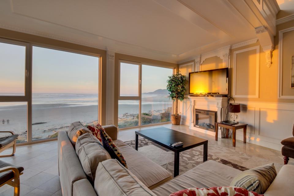 The Modern Oceanfront View Condo 203 2 BD Vacation Rental in