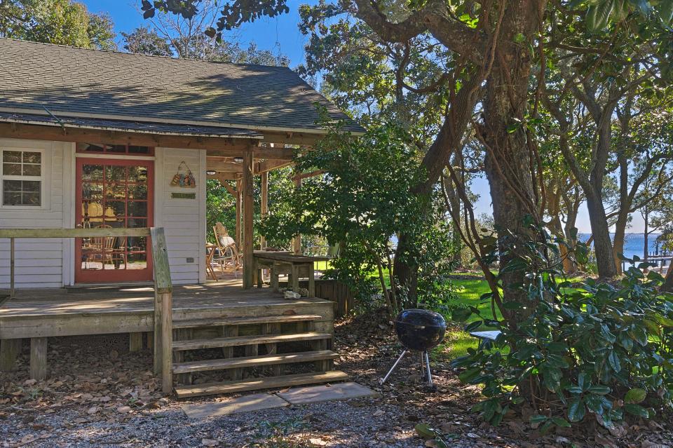 Soundside Beach Cottage with Amazing Views 2 BD Vacation Rental in