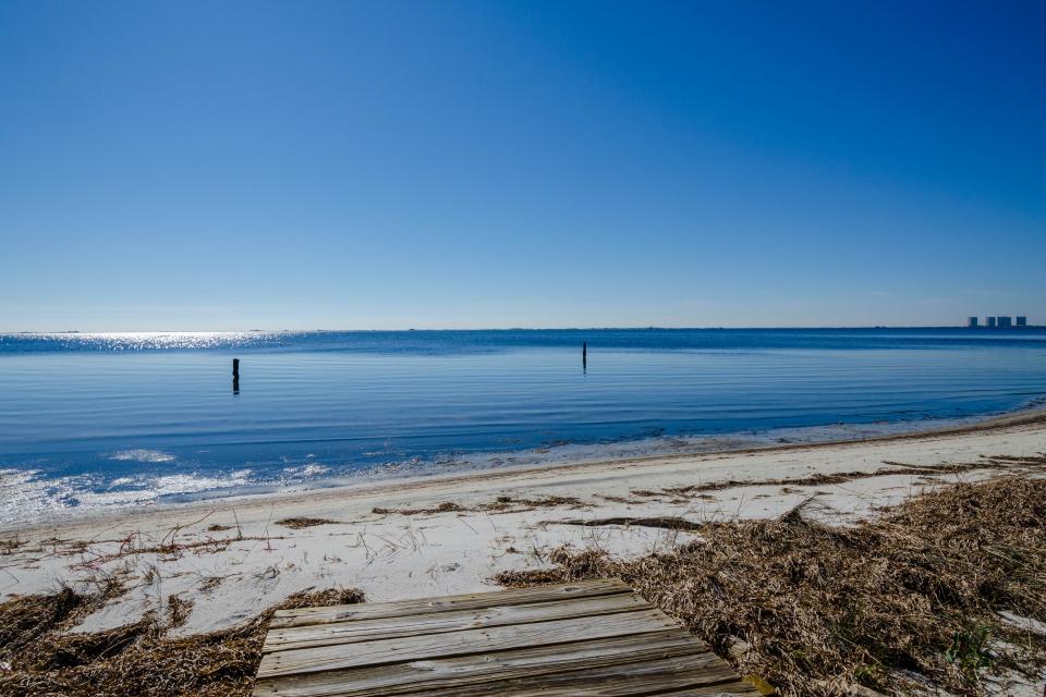 Soundside Beach Cottage with Amazing Views 2 BD Vacation Rental in