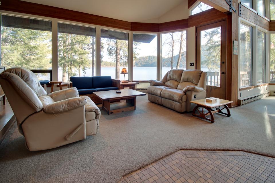 Spirit Lake 4 BD Vacation Rental in Spirit Lake, ID Vacasa