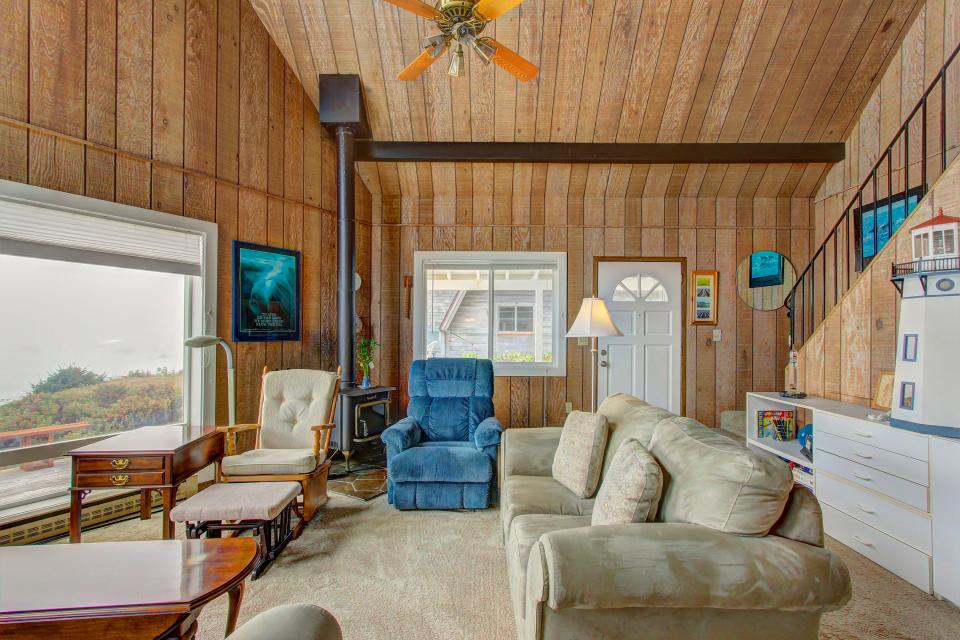 Harbor House 2 BD Vacation Rental in Brookings, OR Vacasa