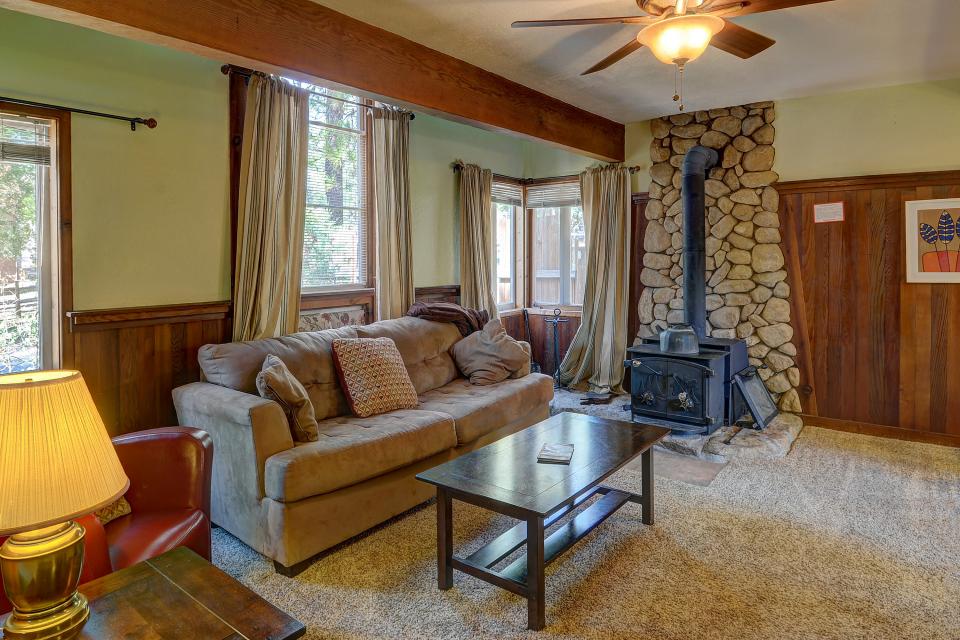 Hobbit House 2 BD Vacation Rental in Idyllwild, CA Vacasa