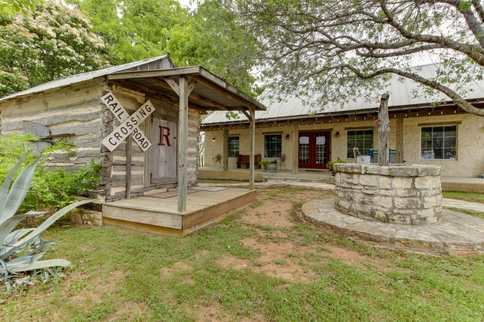 Dog Friendly Wineries Fredericksburg Tx Dog Friendly Wineries Fredericksburg Tx