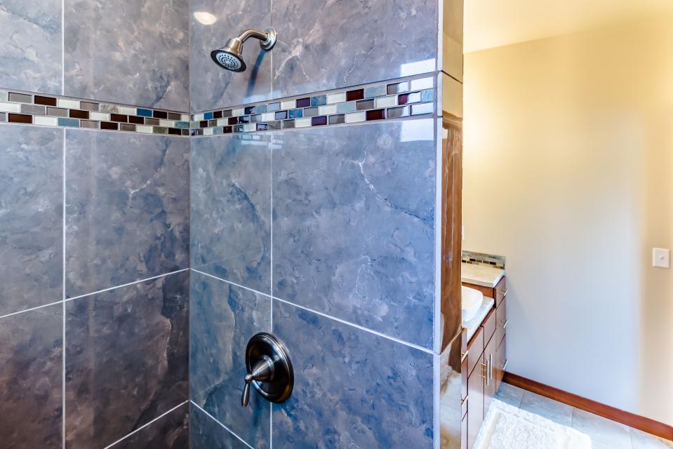 Marina Edge Lake Chelan Condo 3 BD Vacation Rental in Manson, WA Vacasa