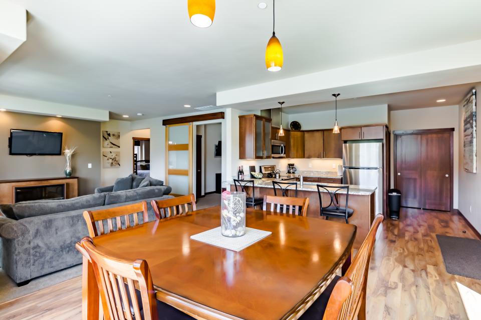 Marina Edge Lake Chelan Condo 3 BD Vacation Rental in Manson, WA Vacasa