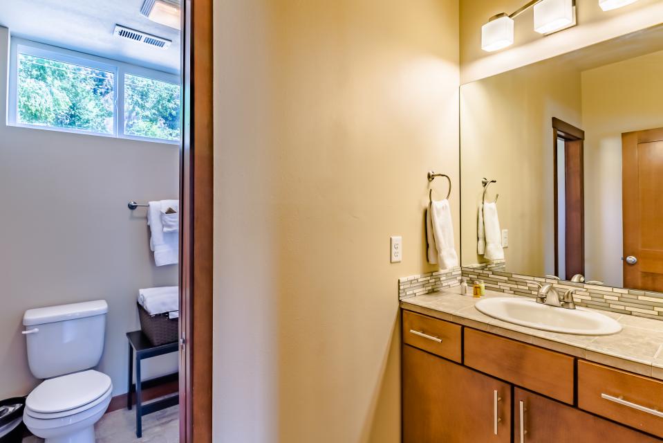 Marina Edge Lake Chelan Condo 3 BD Vacation Rental in Manson, WA Vacasa