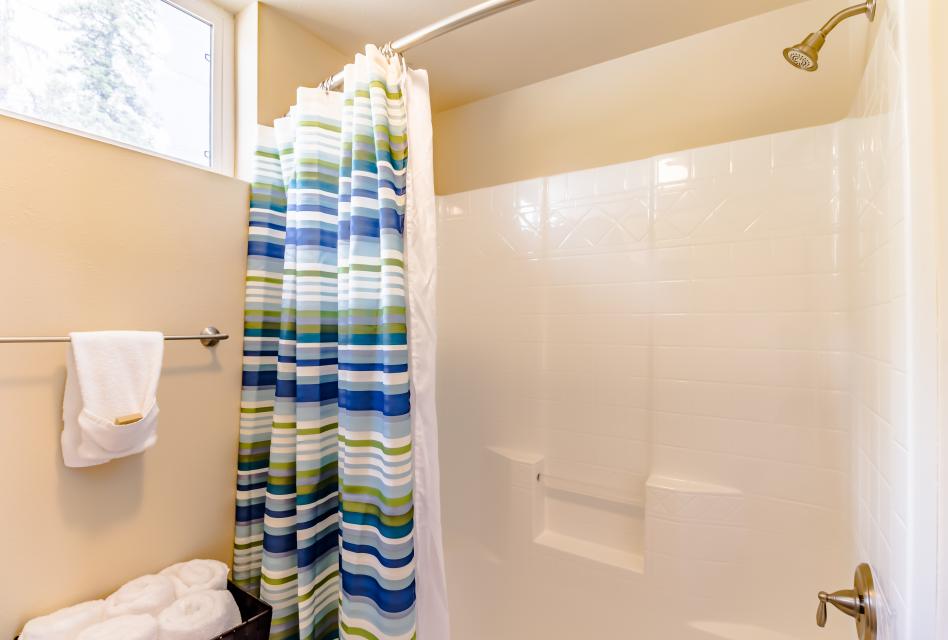 Marina Edge Lake Chelan Condo 3 BD Vacation Rental in Manson, WA Vacasa