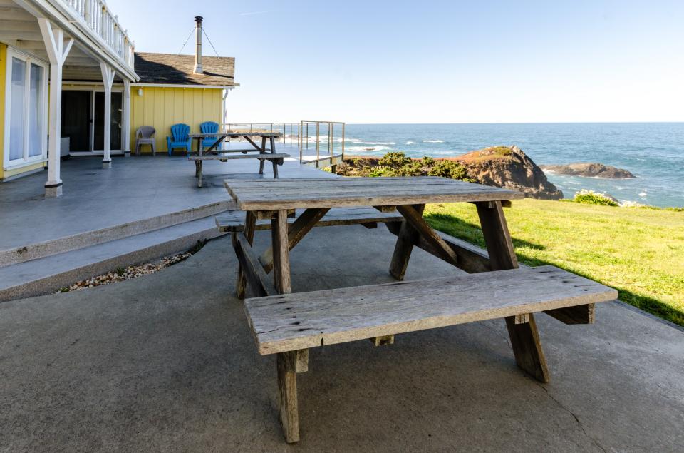 Sea Cove 3 BD Vacation Rental in Fort Bragg, CA Vacasa