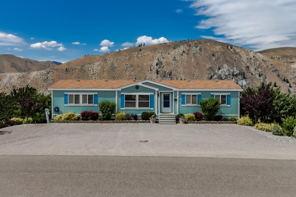 Sun Cove Retreat 6 BD Vacation Rental in Orondo, WA Vacasa